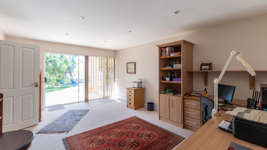 3 Bedroom Property for Sale in Fraaiuitsig Western Cape